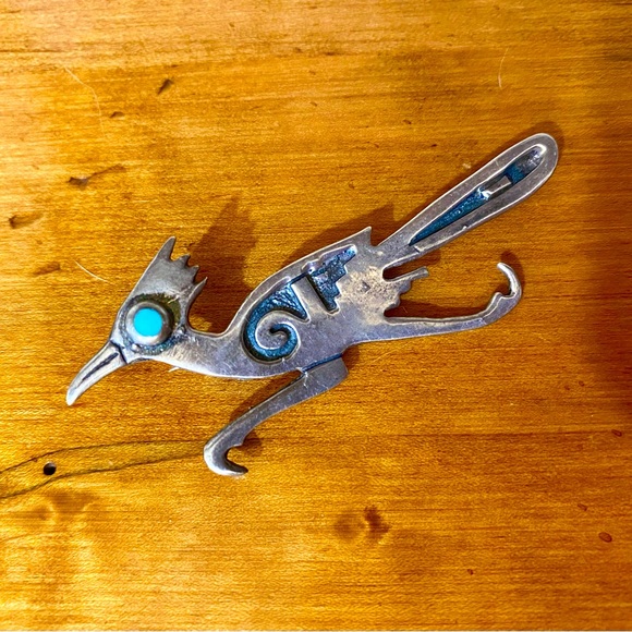 Native Jewelry - Vintage Native American Sterling Silver Roadrunner Pin Brooch with Turquoise Eye